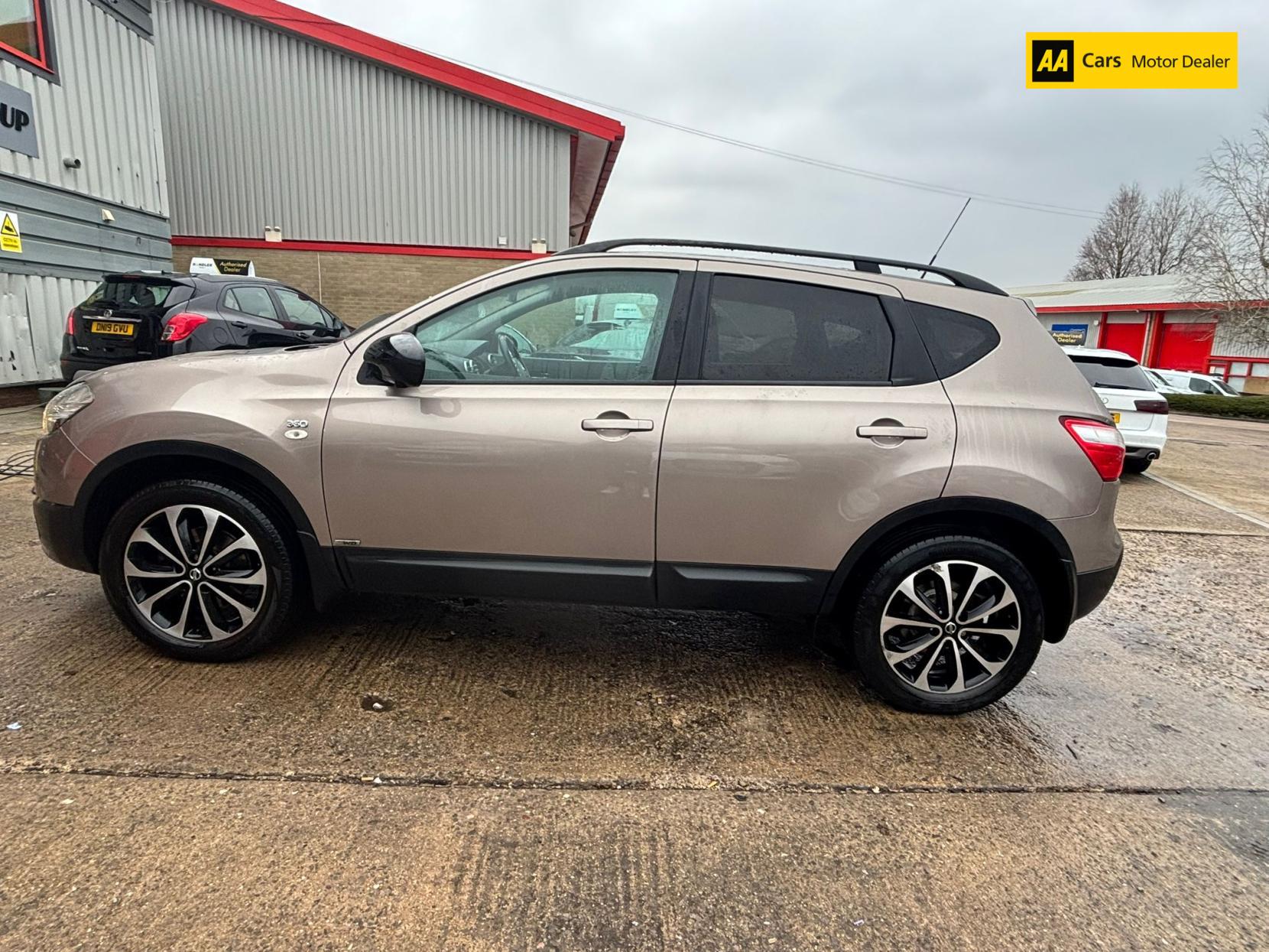 Nissan Qashqai 1.6 dCi 360 SUV 5dr Diesel Manual 4WD Euro 5 (s/s) (130 ps)