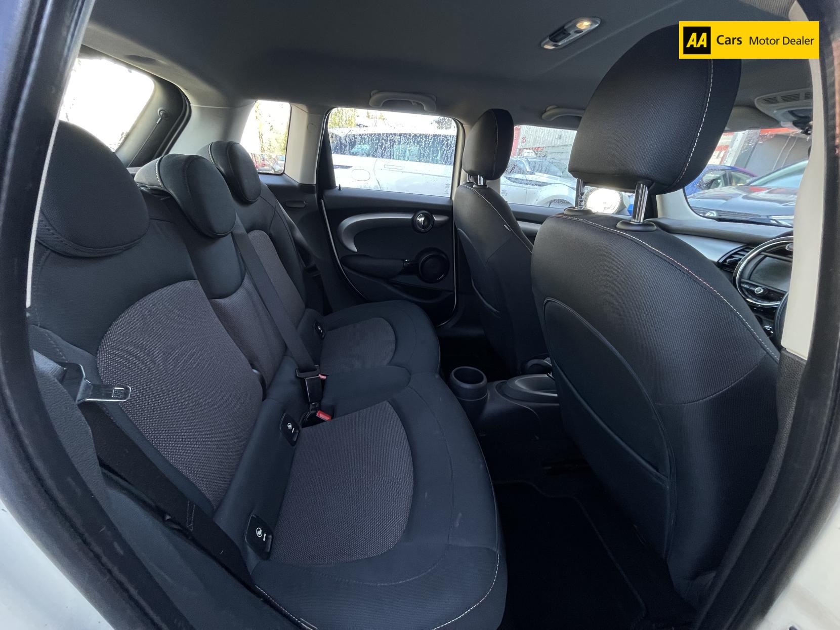 MINI Hatch 1.2 One Hatchback 5dr Petrol Manual Euro 6 (s/s) (102 ps)