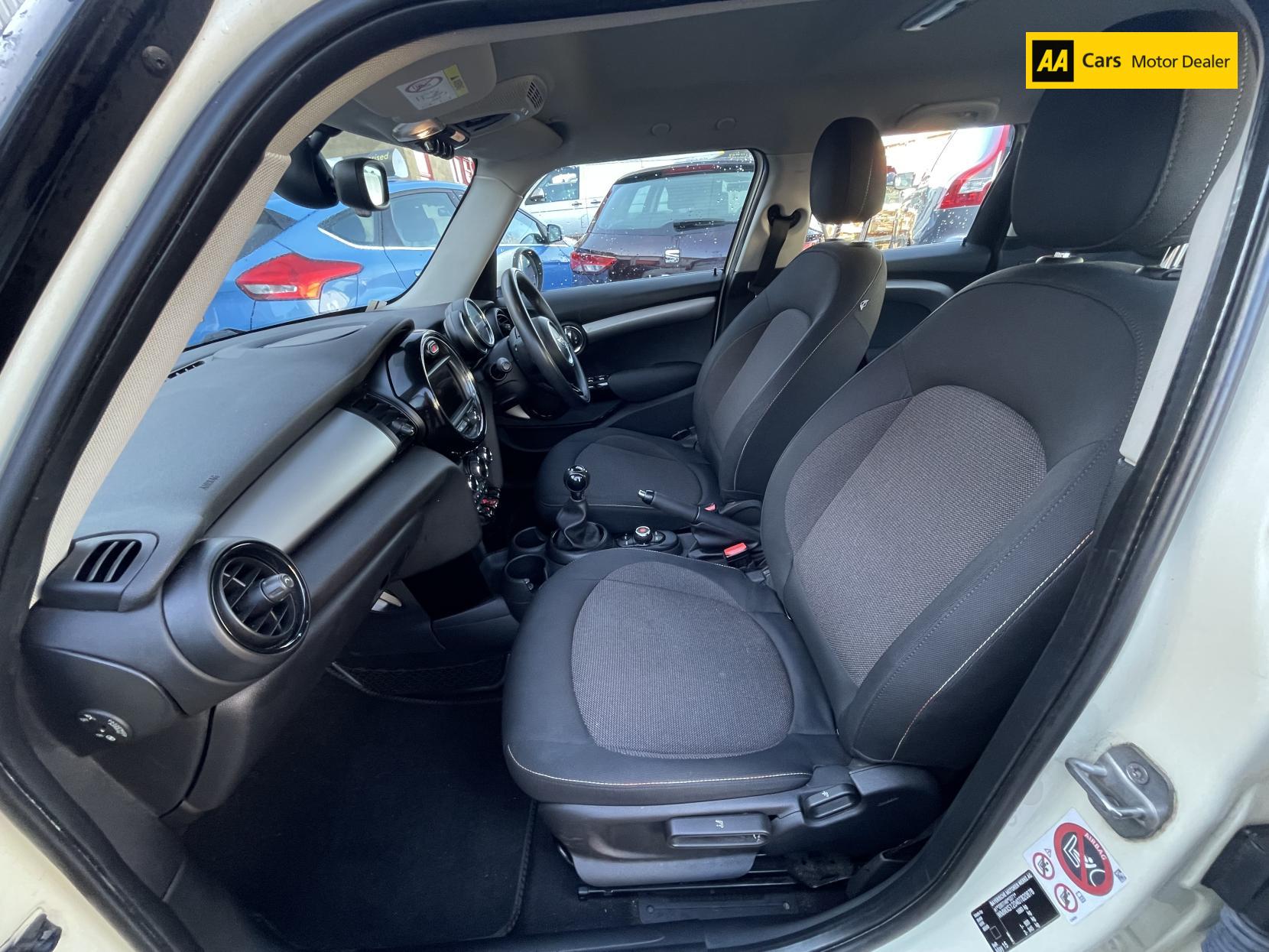 MINI Hatch 1.2 One Hatchback 5dr Petrol Manual Euro 6 (s/s) (102 ps)