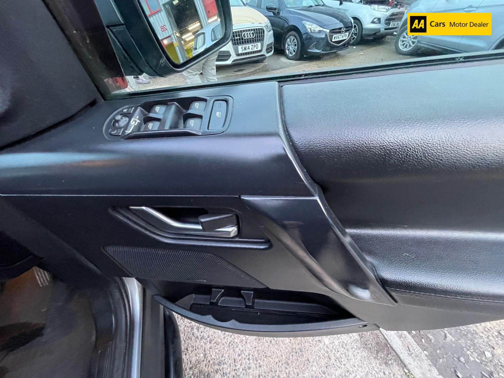 Land Rover Freelander 2 2.2 SD4 HSE SUV 5dr Diesel CommandShift 4WD Euro 5 (190 ps)