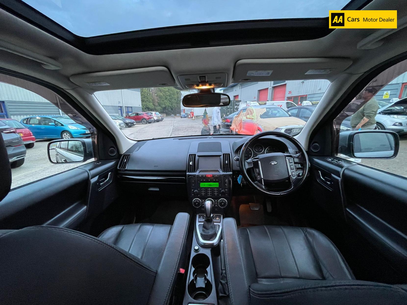 Land Rover Freelander 2 2.2 SD4 HSE SUV 5dr Diesel CommandShift 4WD Euro 5 (190 ps)