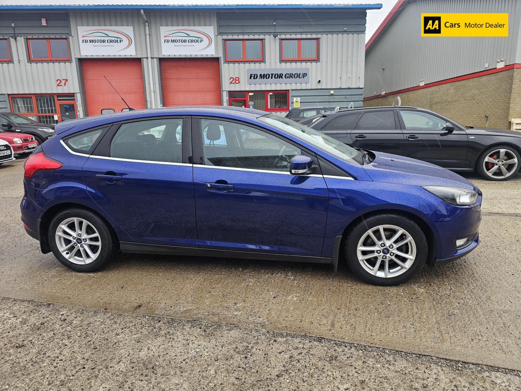 Ford Focus 1.0T EcoBoost Zetec Hatchback 5dr Petrol Manual Euro 6 (s/s) (100 ps)