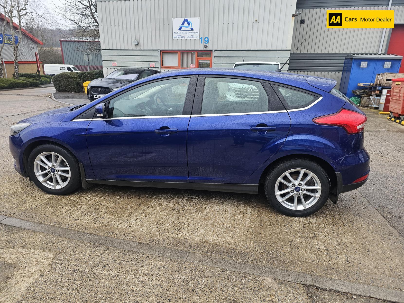 Ford Focus 1.0T EcoBoost Zetec Hatchback 5dr Petrol Manual Euro 6 (s/s) (100 ps)