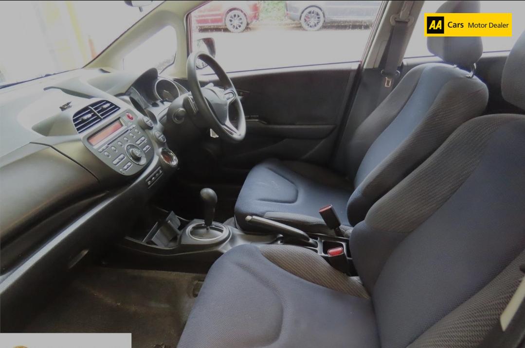 Honda Jazz 1.4 i-VTEC ES Hatchback 5dr Petrol CVT Euro 5 (99 ps)
