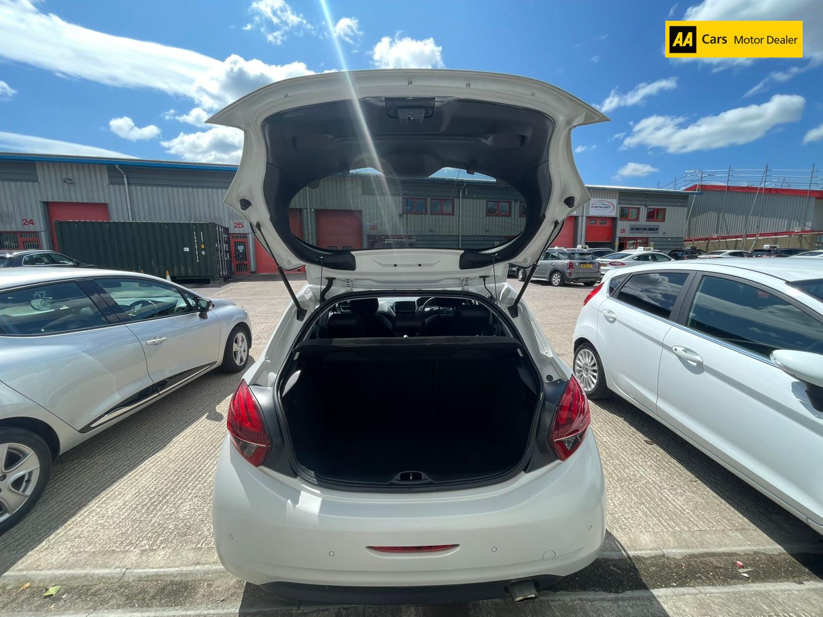 Peugeot 208 1.2 PureTech GT Line Hatchback 5dr Petrol Manual Euro 6 (s/s) (110 ps)