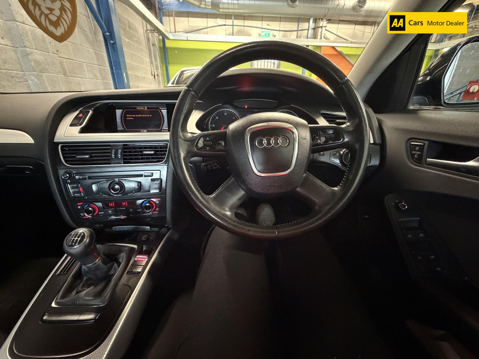 Audi A4 2.0 TDI SE Saloon 4dr Diesel Manual Euro 4 (143 ps)