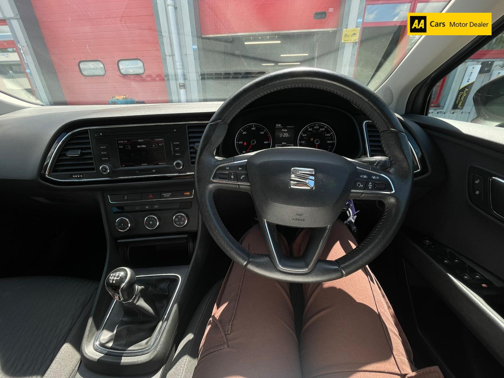 SEAT Leon 1.6 TDI CR SE Sport Tourer 5dr Diesel Manual Euro 5 (s/s) (105 ps)