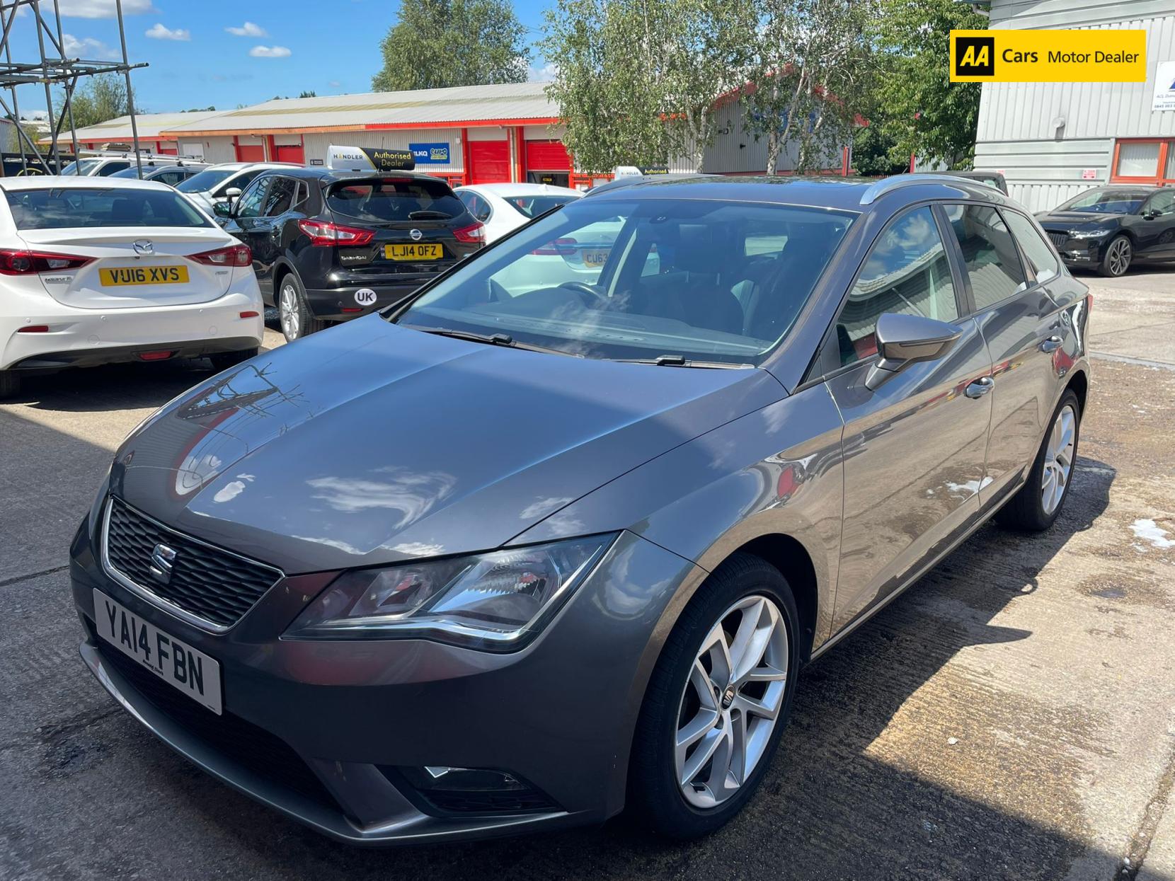 SEAT Leon 1.6 TDI CR SE Sport Tourer 5dr Diesel Manual Euro 5 (s/s) (105 ps)