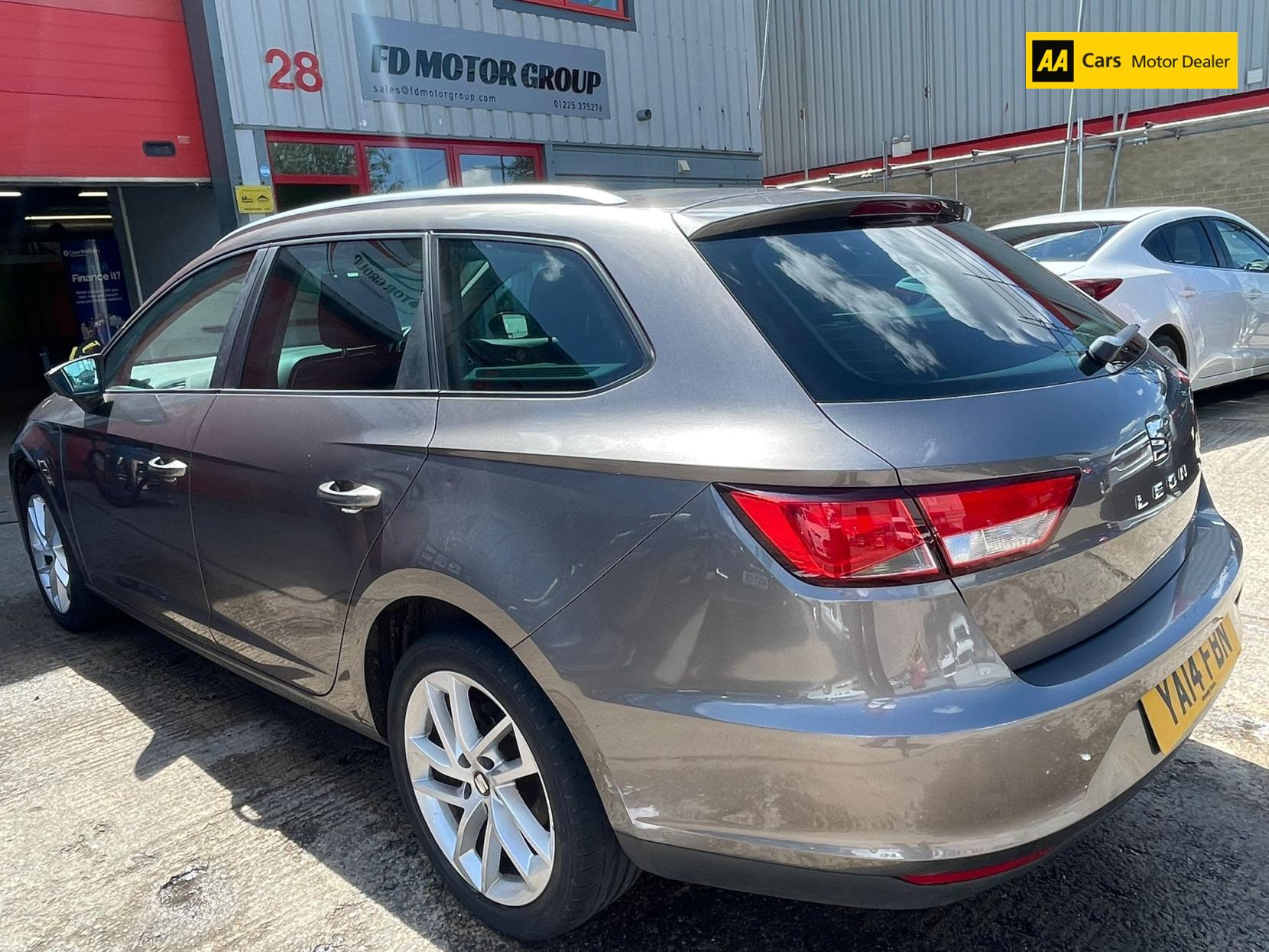 SEAT Leon 1.6 TDI CR SE Sport Tourer 5dr Diesel Manual Euro 5 (s/s) (105 ps)