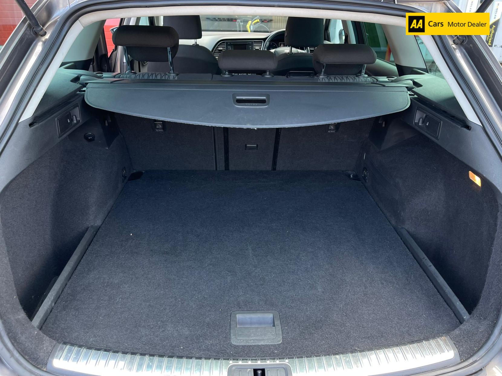 SEAT Leon 1.6 TDI CR SE Sport Tourer 5dr Diesel Manual Euro 5 (s/s) (105 ps)