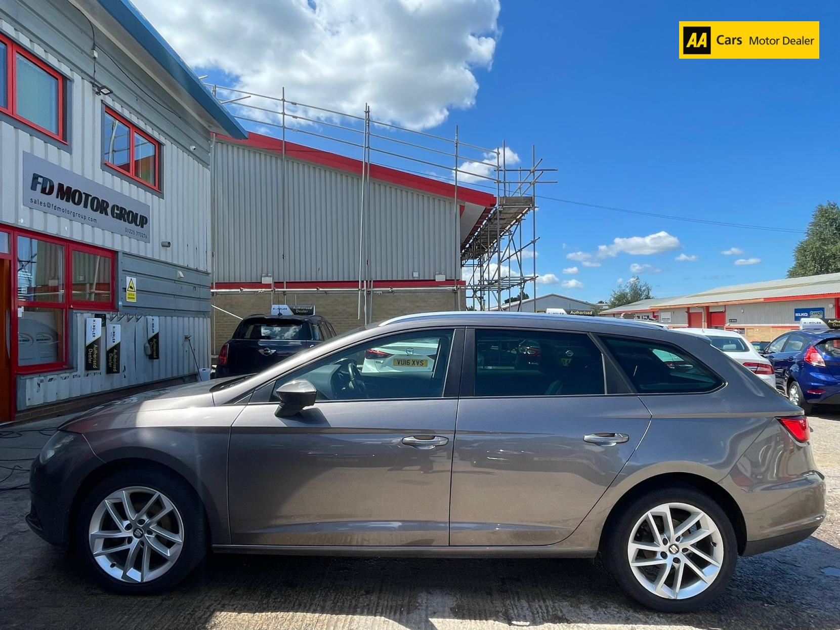 SEAT Leon 1.6 TDI CR SE Sport Tourer 5dr Diesel Manual Euro 5 (s/s) (105 ps)