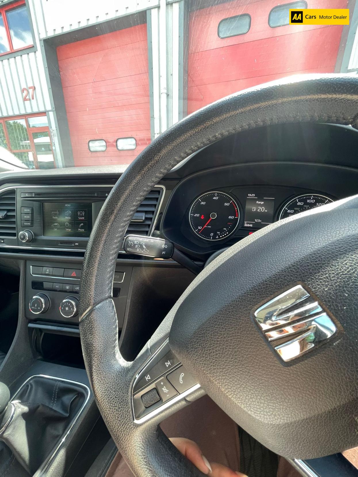SEAT Leon 1.6 TDI CR SE Sport Tourer 5dr Diesel Manual Euro 5 (s/s) (105 ps)