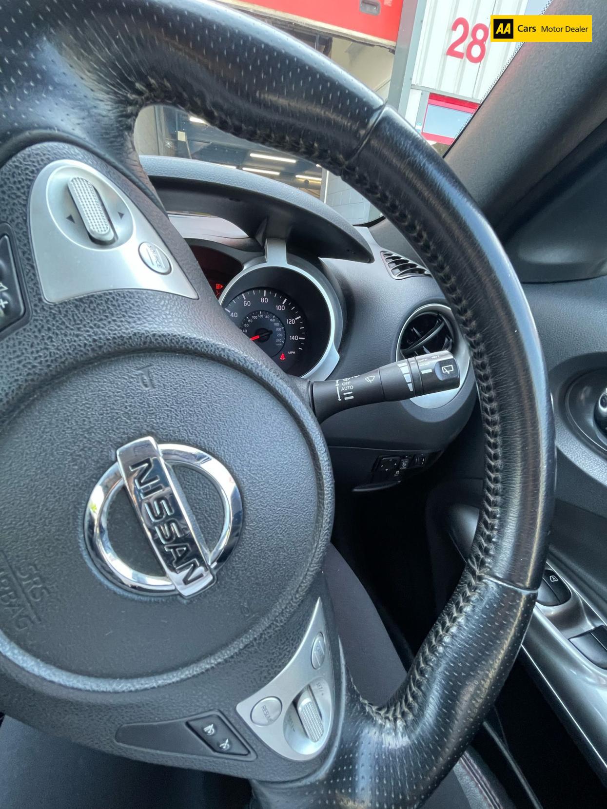 Nissan Juke 1.5 dCi 8v Tekna SUV 5dr Diesel Manual Euro 5 (110 ps)