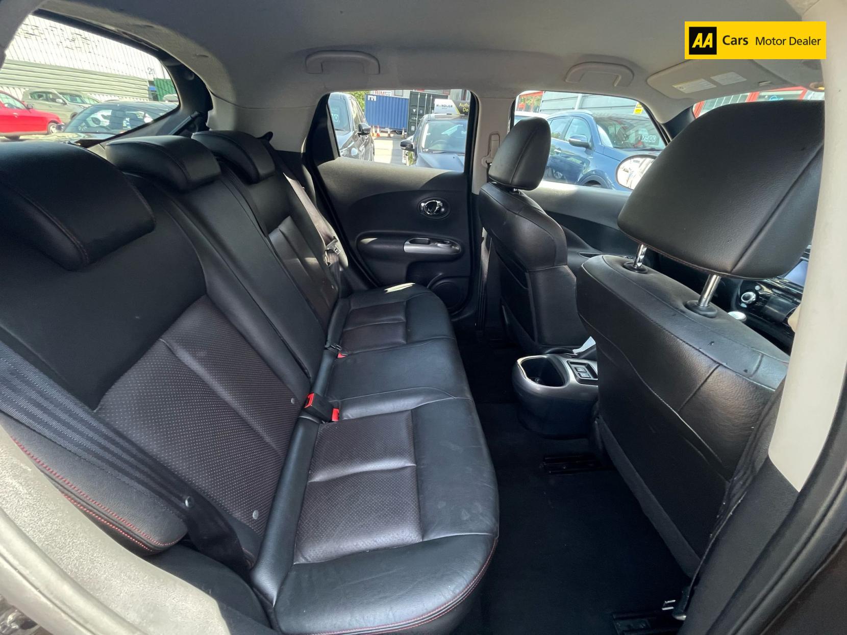 Nissan Juke 1.5 dCi 8v Tekna SUV 5dr Diesel Manual Euro 5 (110 ps)