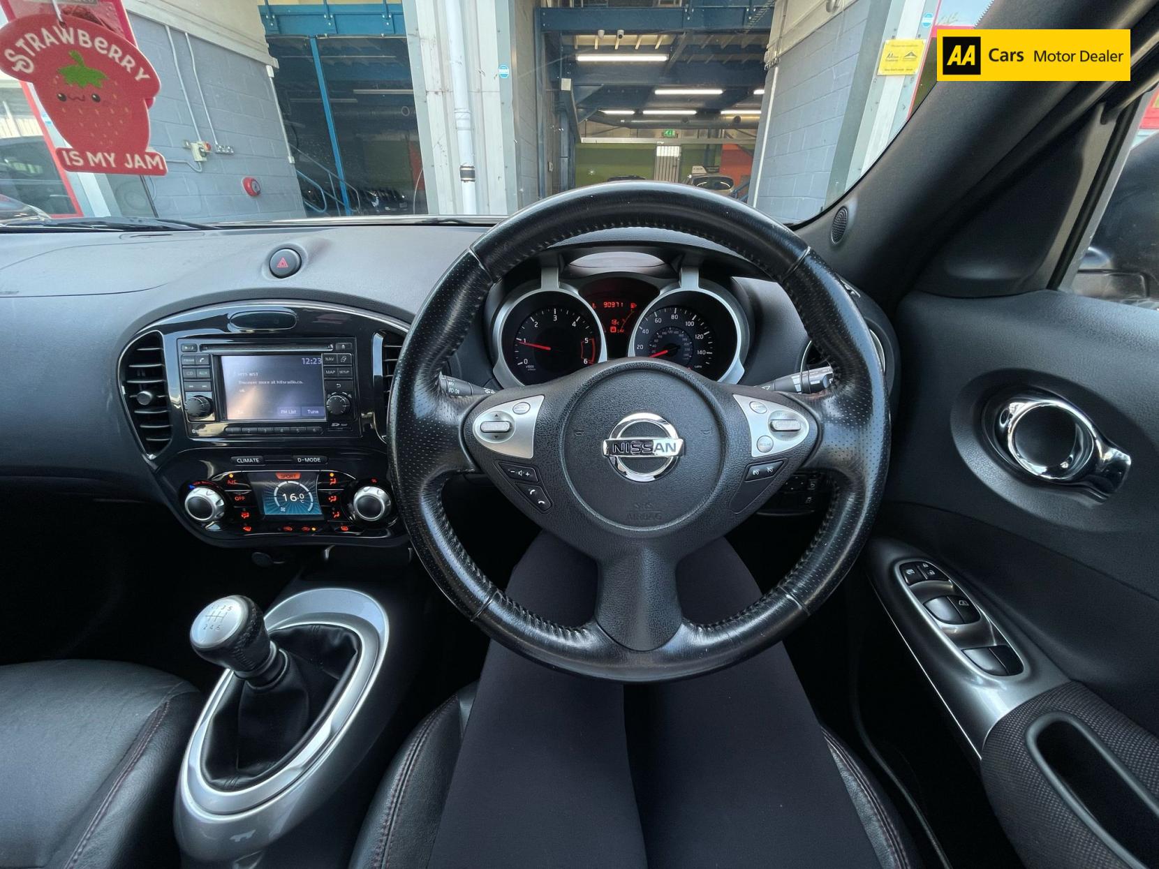 Nissan Juke 1.5 dCi 8v Tekna SUV 5dr Diesel Manual Euro 5 (110 ps)