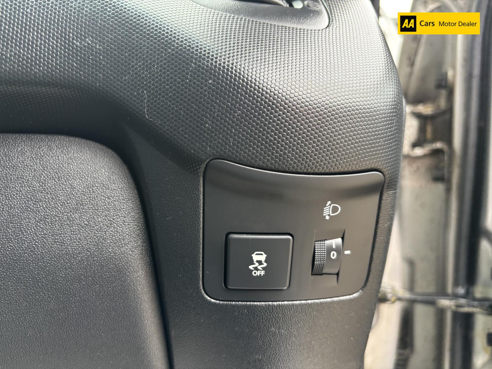 Kia Soul 1.6 CRDi 2 SUV 5dr Diesel Manual Euro 4 (126 bhp)