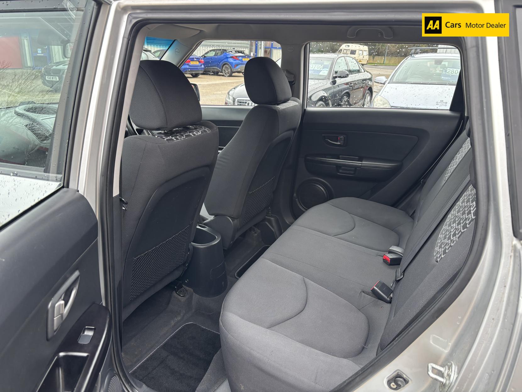 Kia Soul 1.6 CRDi 2 SUV 5dr Diesel Manual Euro 4 (126 bhp)