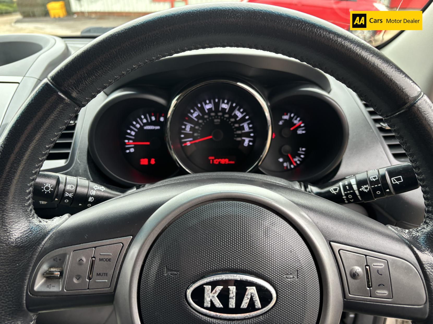 Kia Soul 1.6 CRDi 2 SUV 5dr Diesel Manual Euro 4 (126 bhp)