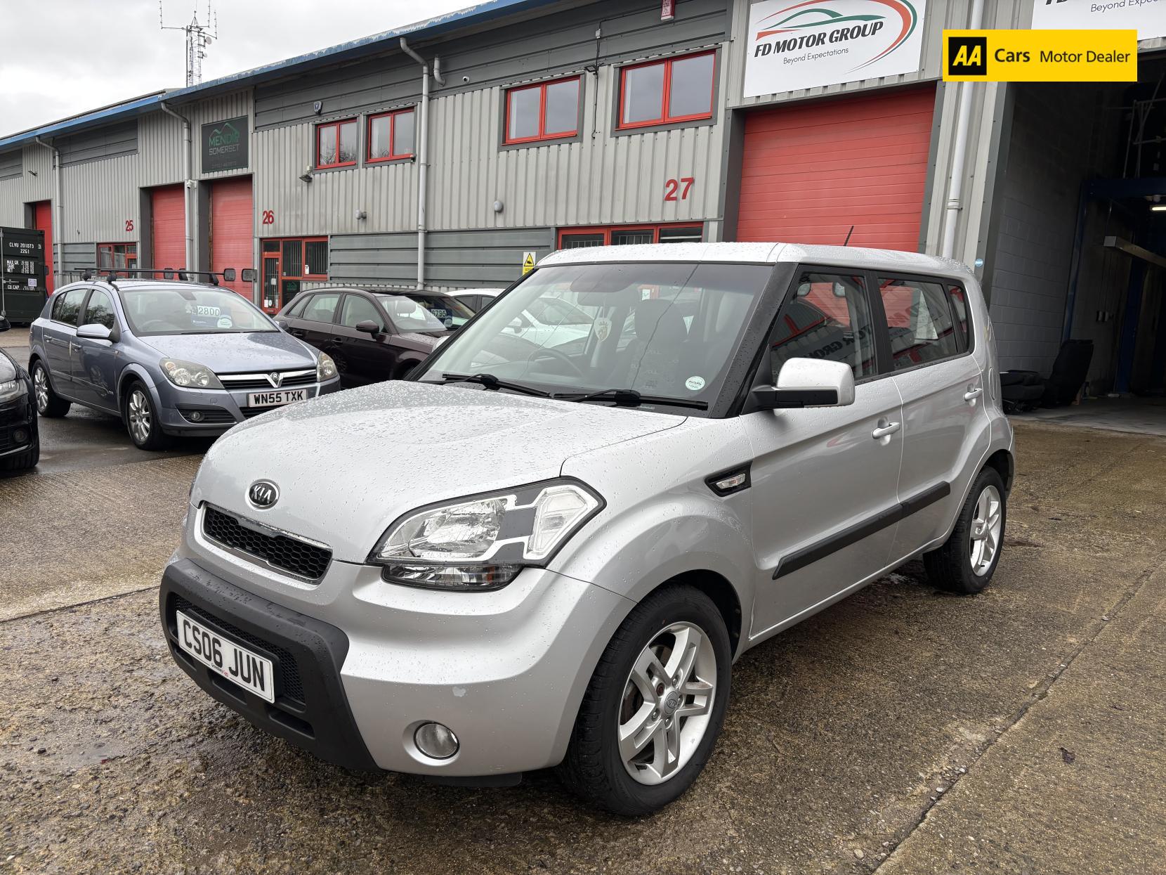 Kia Soul 1.6 CRDi 2 SUV 5dr Diesel Manual Euro 4 (126 bhp)