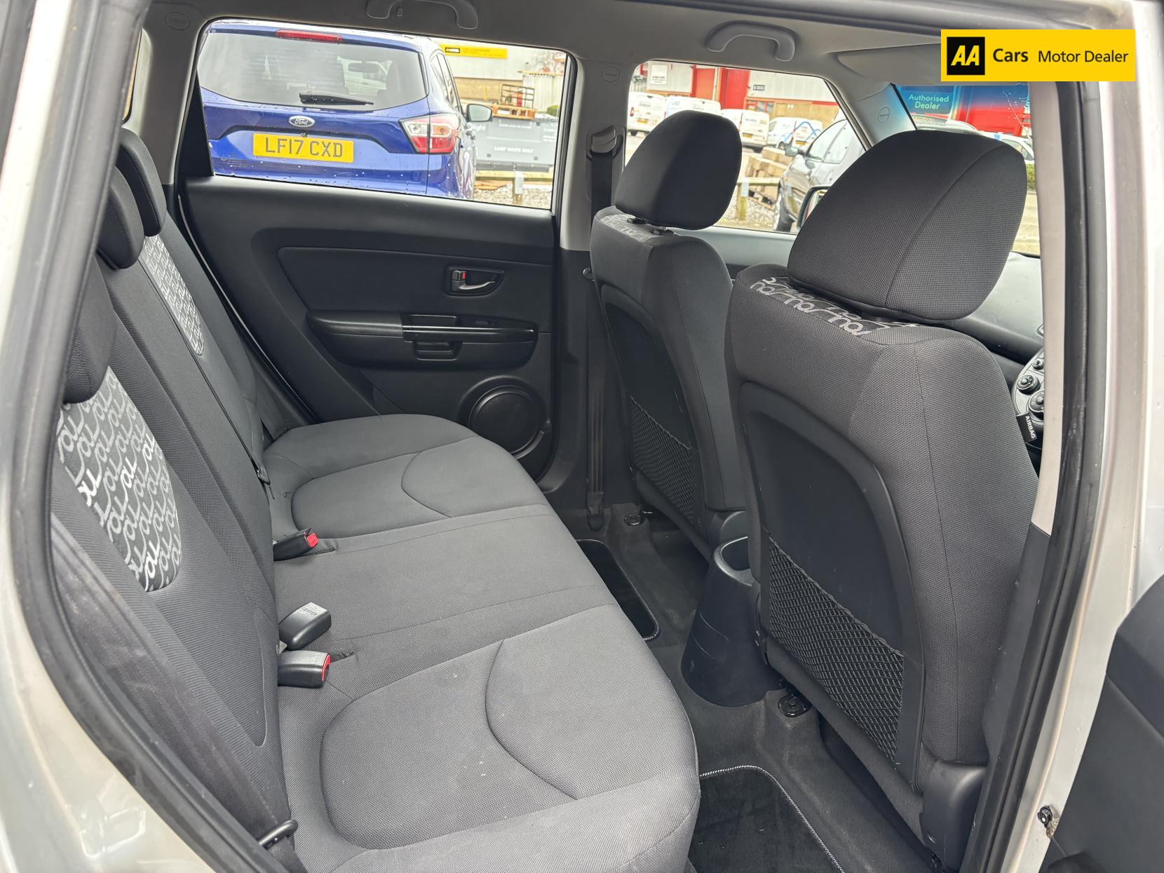 Kia Soul 1.6 CRDi 2 SUV 5dr Diesel Manual Euro 4 (126 bhp)