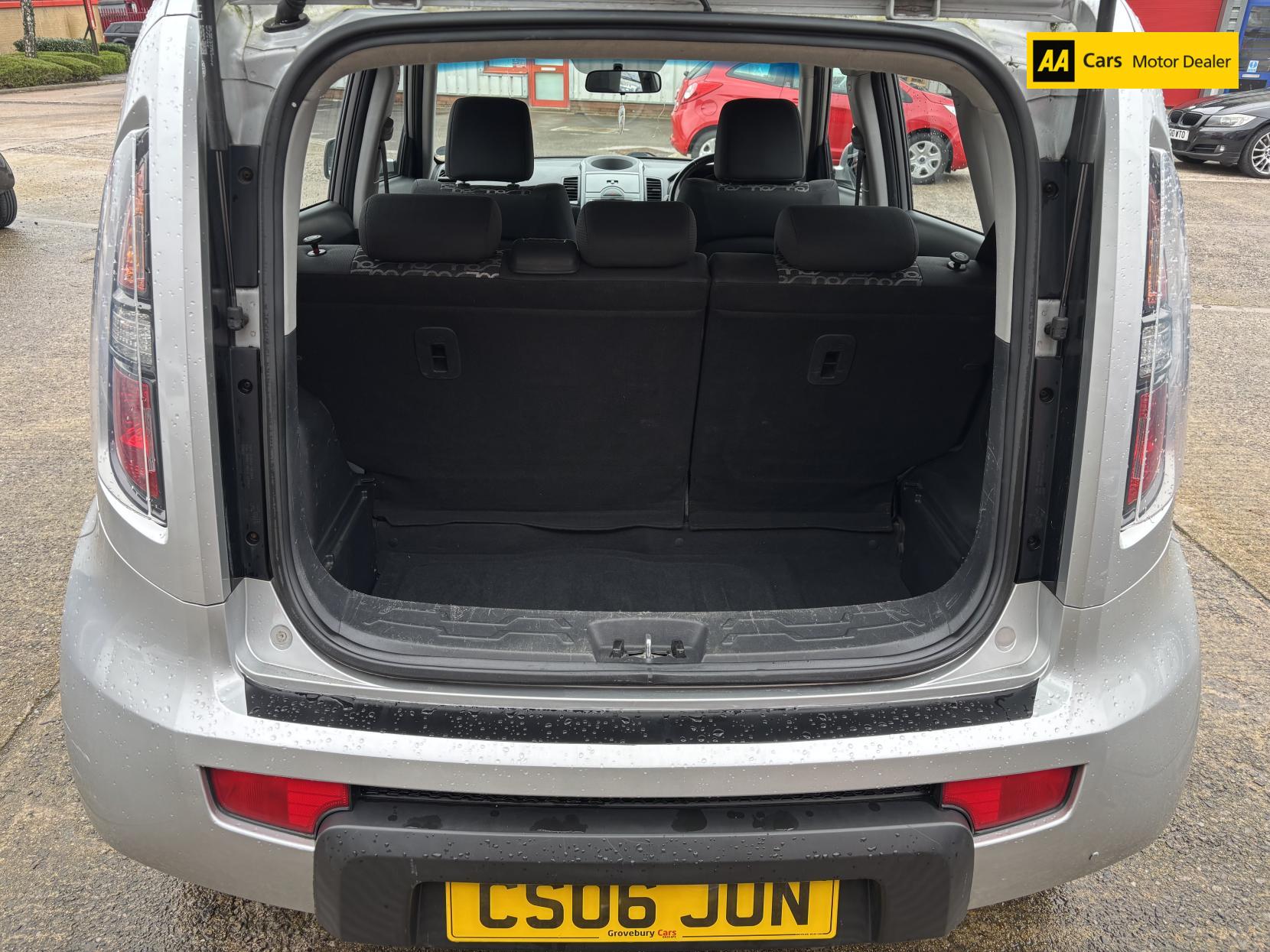 Kia Soul 1.6 CRDi 2 SUV 5dr Diesel Manual Euro 4 (126 bhp)