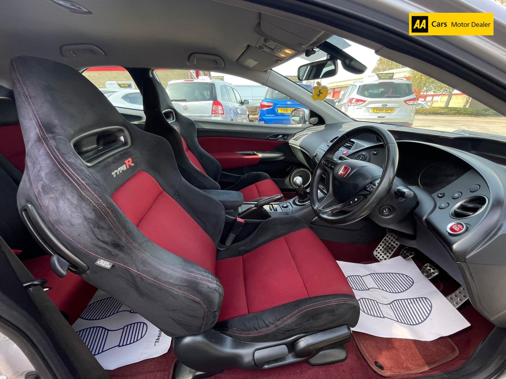 Honda Civic 2.0 i-VTEC Type R GT Hatchback 3dr Petrol Manual (215 g/km, 197 bhp)