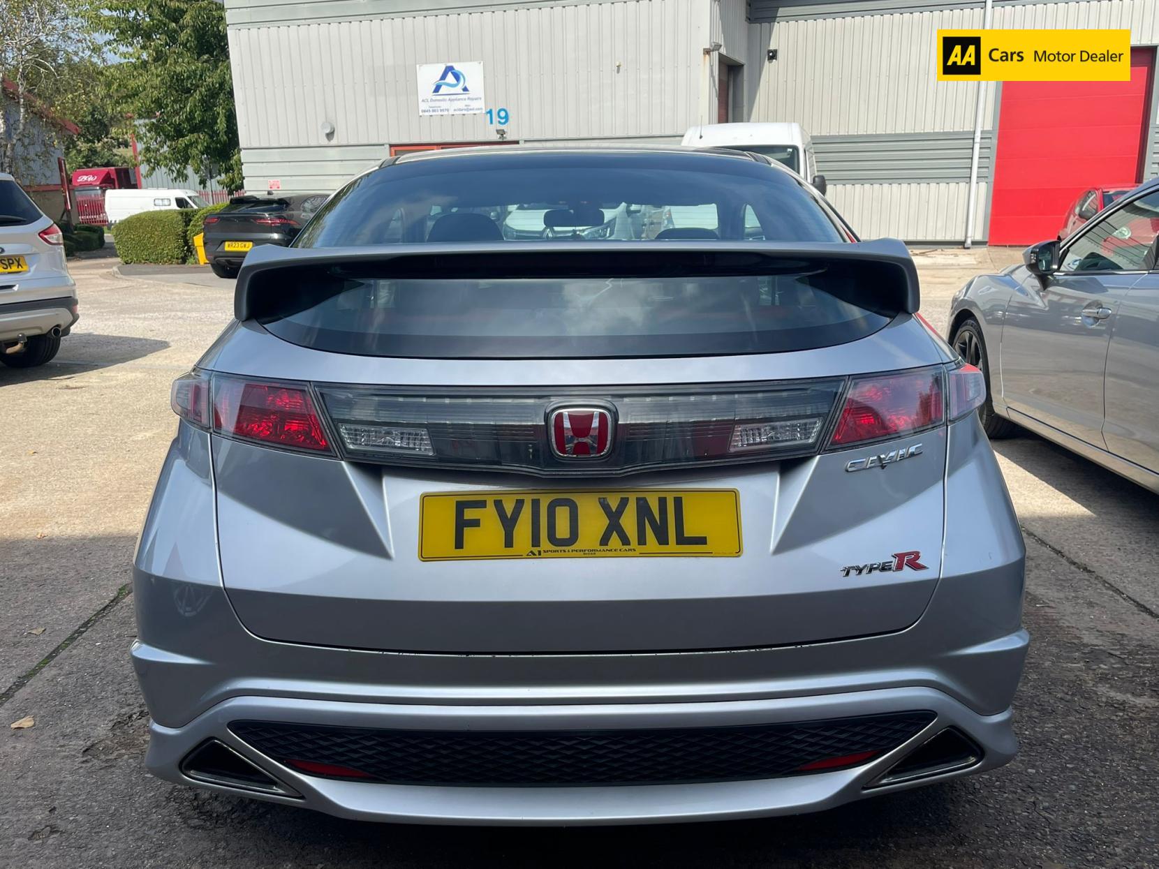 Honda Civic 2.0 i-VTEC Type R GT Hatchback 3dr Petrol Manual (215 g/km, 197 bhp)