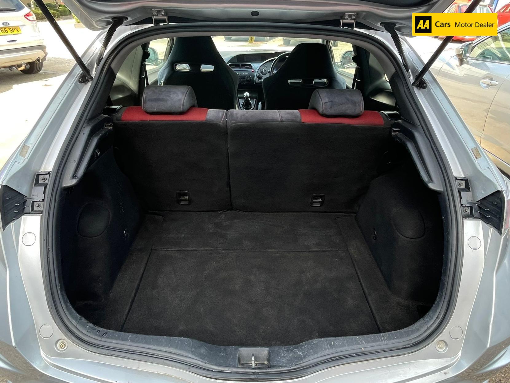 Honda Civic 2.0 i-VTEC Type R GT Hatchback 3dr Petrol Manual (215 g/km, 197 bhp)