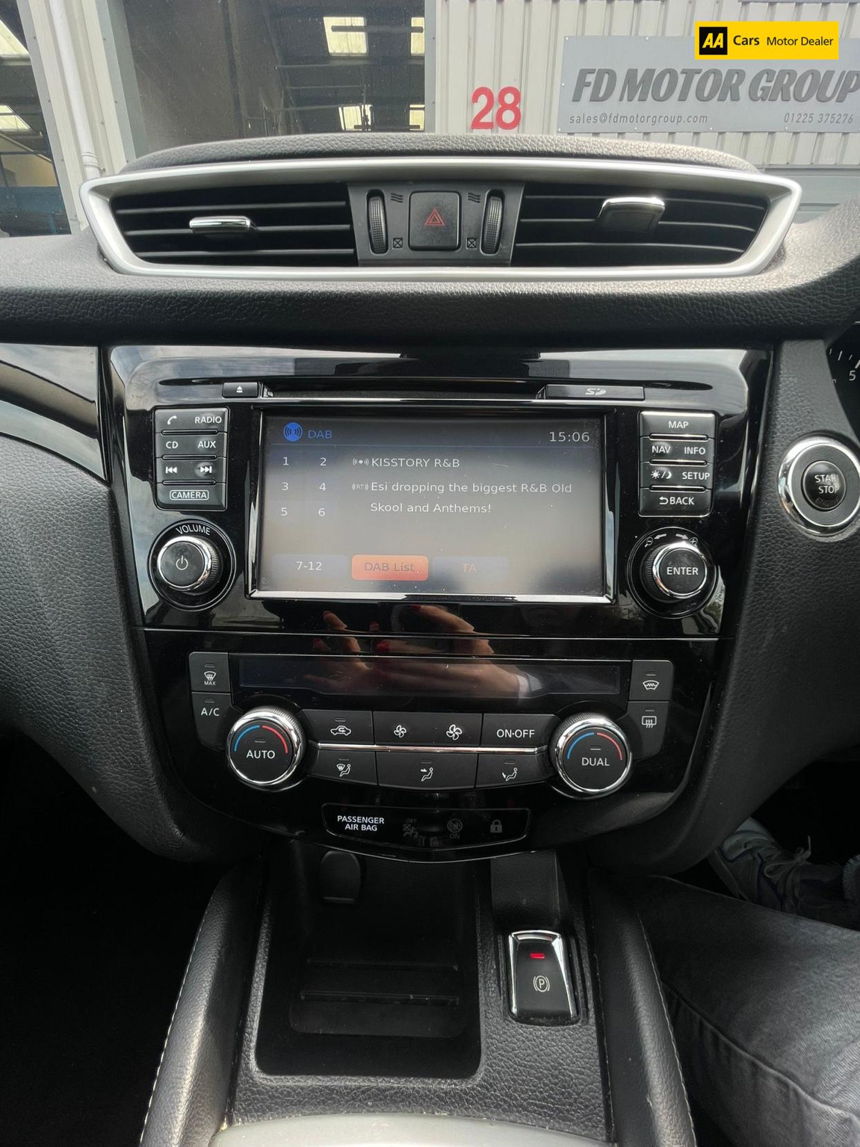 Nissan Qashqai 1.6 DIG-T Tekna SUV 5dr Petrol Manual 2WD Euro 6 (s/s) (163 ps)