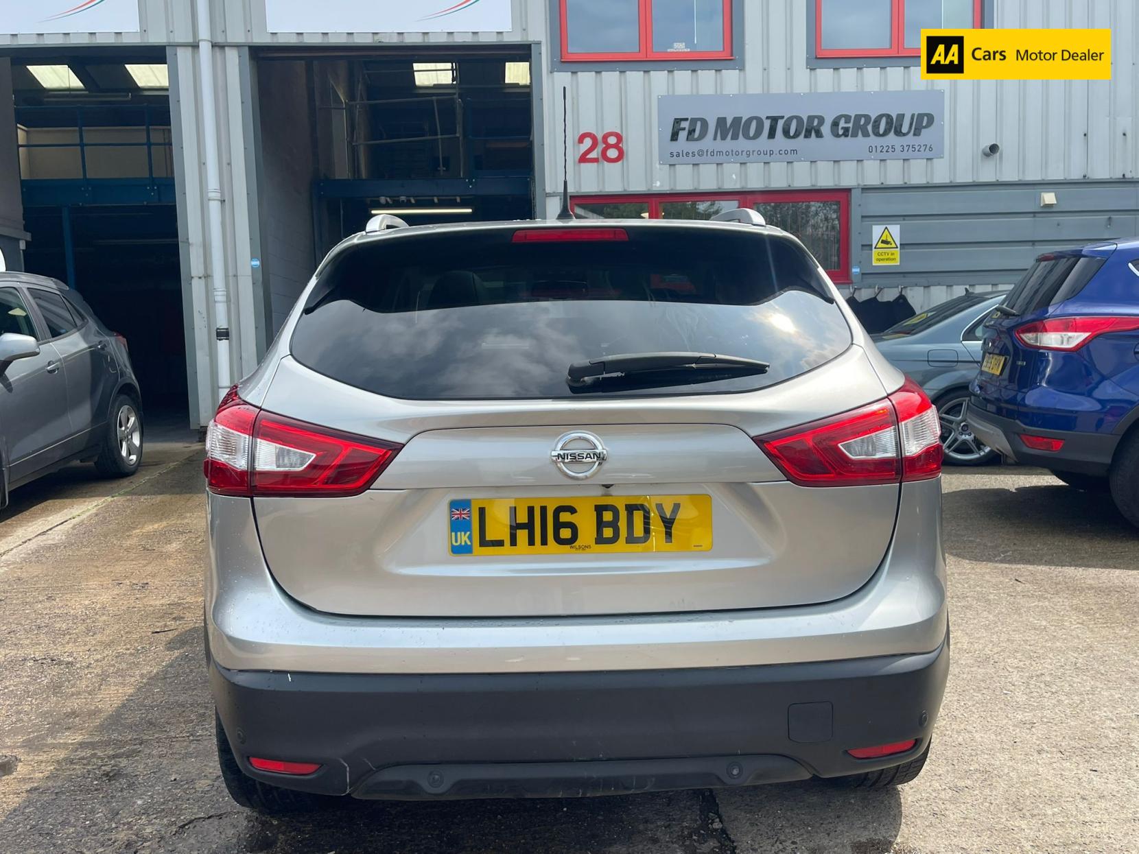 Nissan Qashqai 1.6 DIG-T Tekna SUV 5dr Petrol Manual 2WD Euro 6 (s/s) (163 ps)