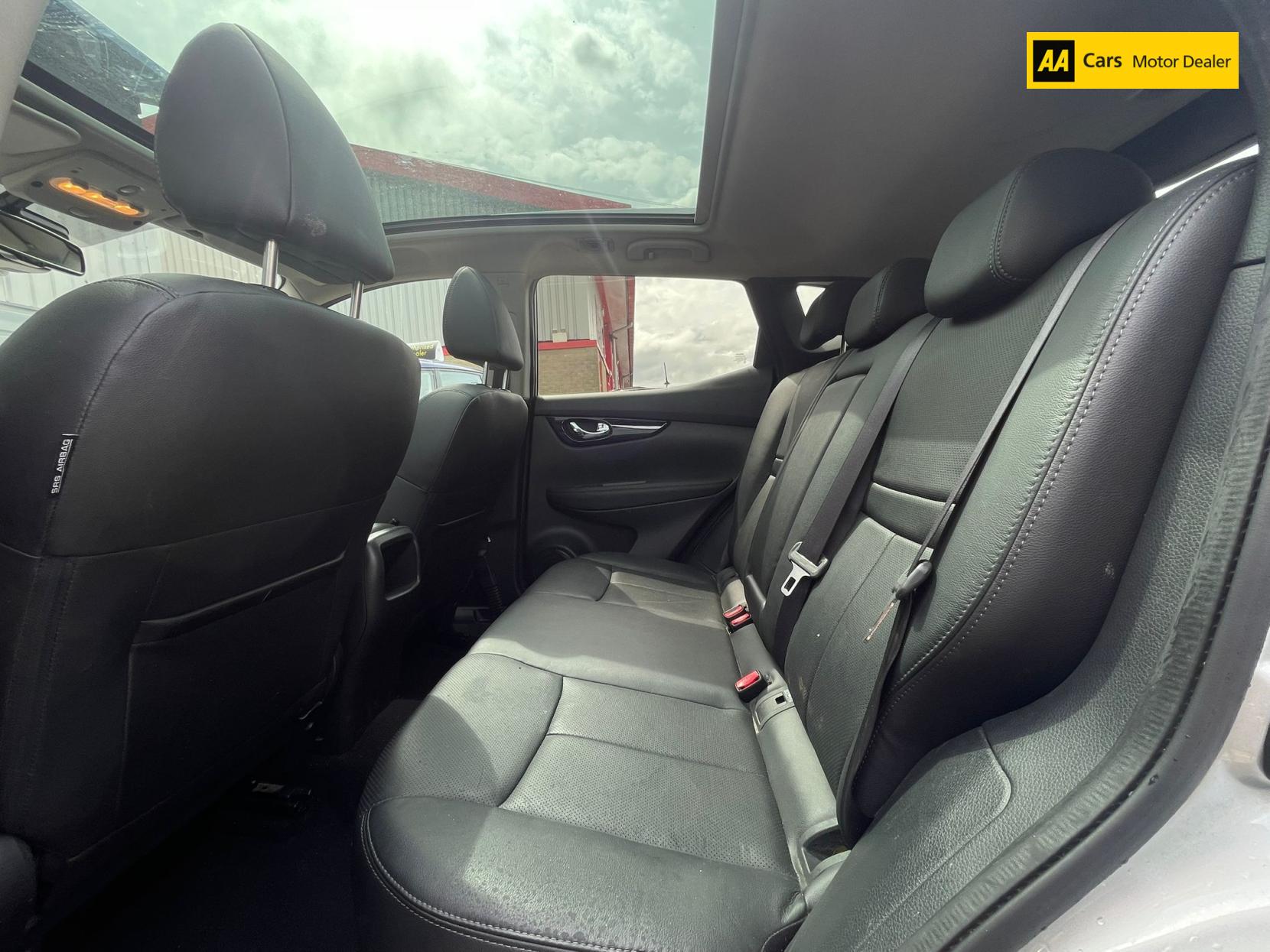 Nissan Qashqai 1.6 DIG-T Tekna SUV 5dr Petrol Manual 2WD Euro 6 (s/s) (163 ps)