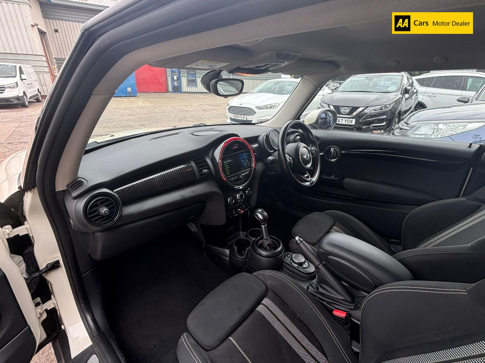 MINI Hatch 2.0 Cooper S Hatchback 3dr Petrol Auto Euro 6 (s/s) (192 ps)