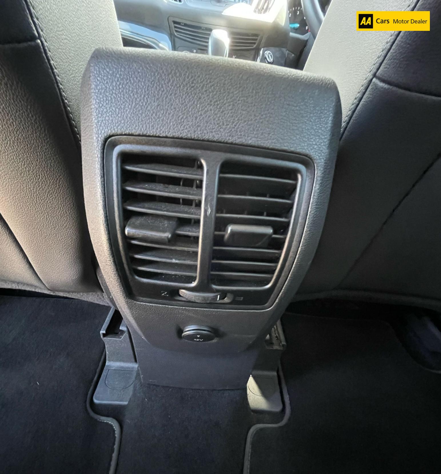 Ford Kuga 1.5 TDCi Titanium SUV 5dr Diesel Powershift Euro 6 (s/s) (120 ps)