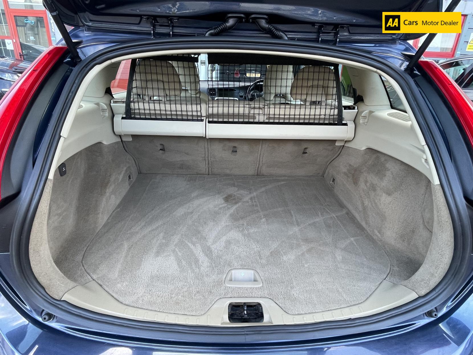 Volvo V60 1.6 D2 SE Nav Estate 5dr Diesel Powershift Euro 5 (s/s) (115 ps)