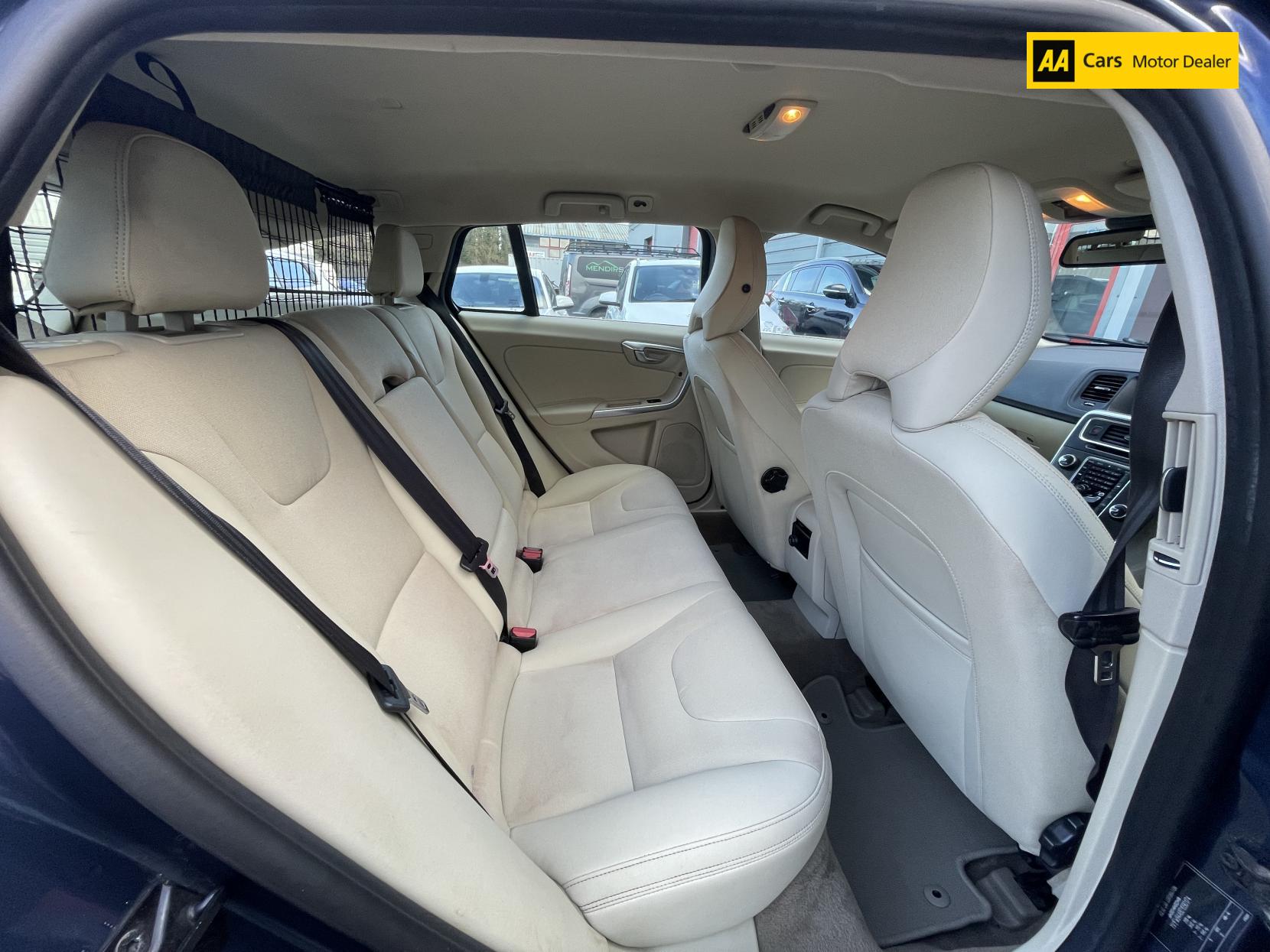 Volvo V60 1.6 D2 SE Nav Estate 5dr Diesel Powershift Euro 5 (s/s) (115 ps)