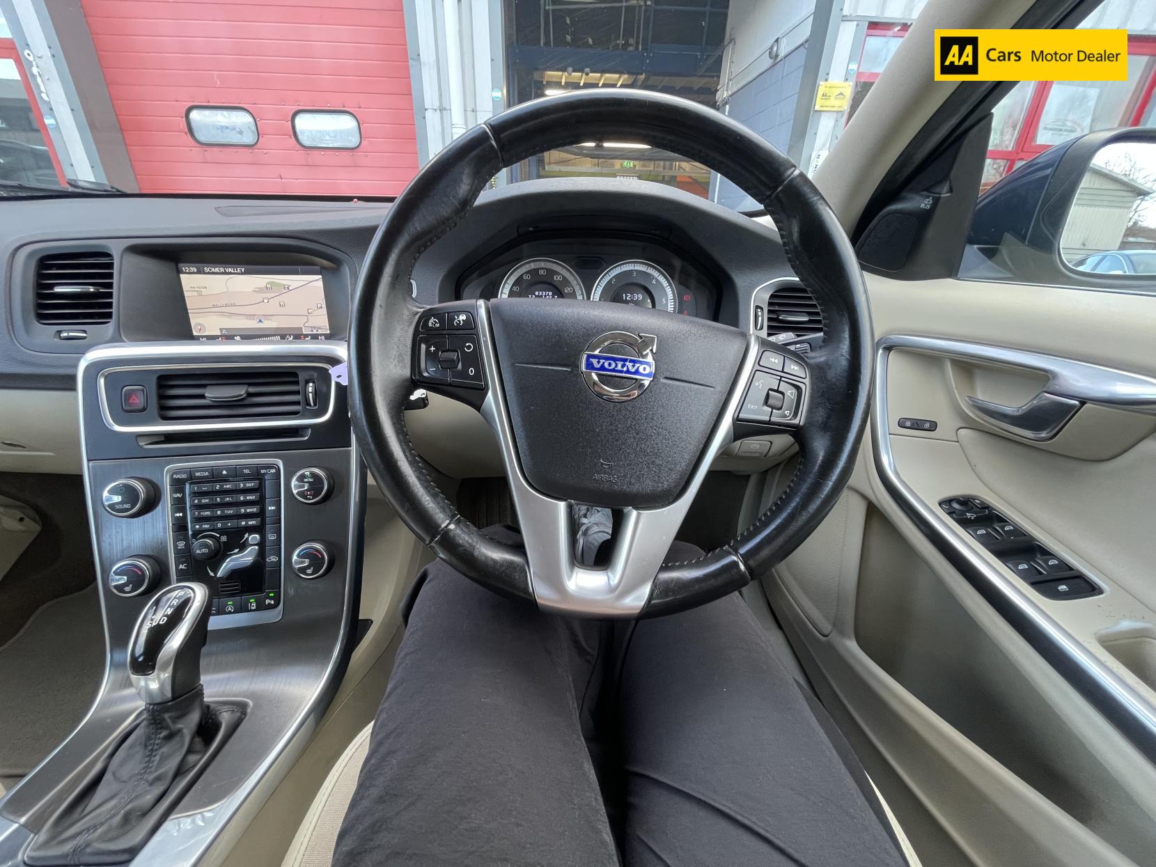 Volvo V60 1.6 D2 SE Nav Estate 5dr Diesel Powershift Euro 5 (s/s) (115 ps)