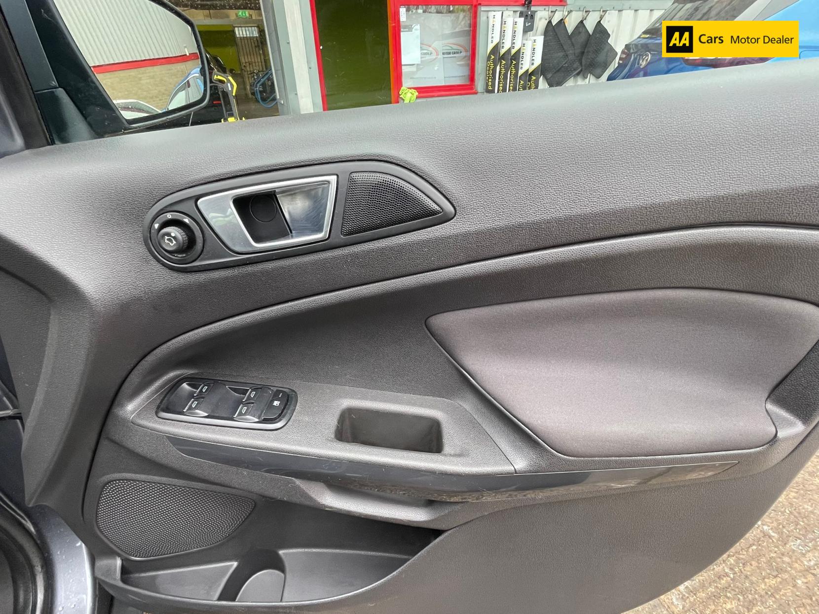 Ford EcoSport 1.5 Zetec SUV 5dr Petrol Powershift 2WD Euro 5 (112 ps)