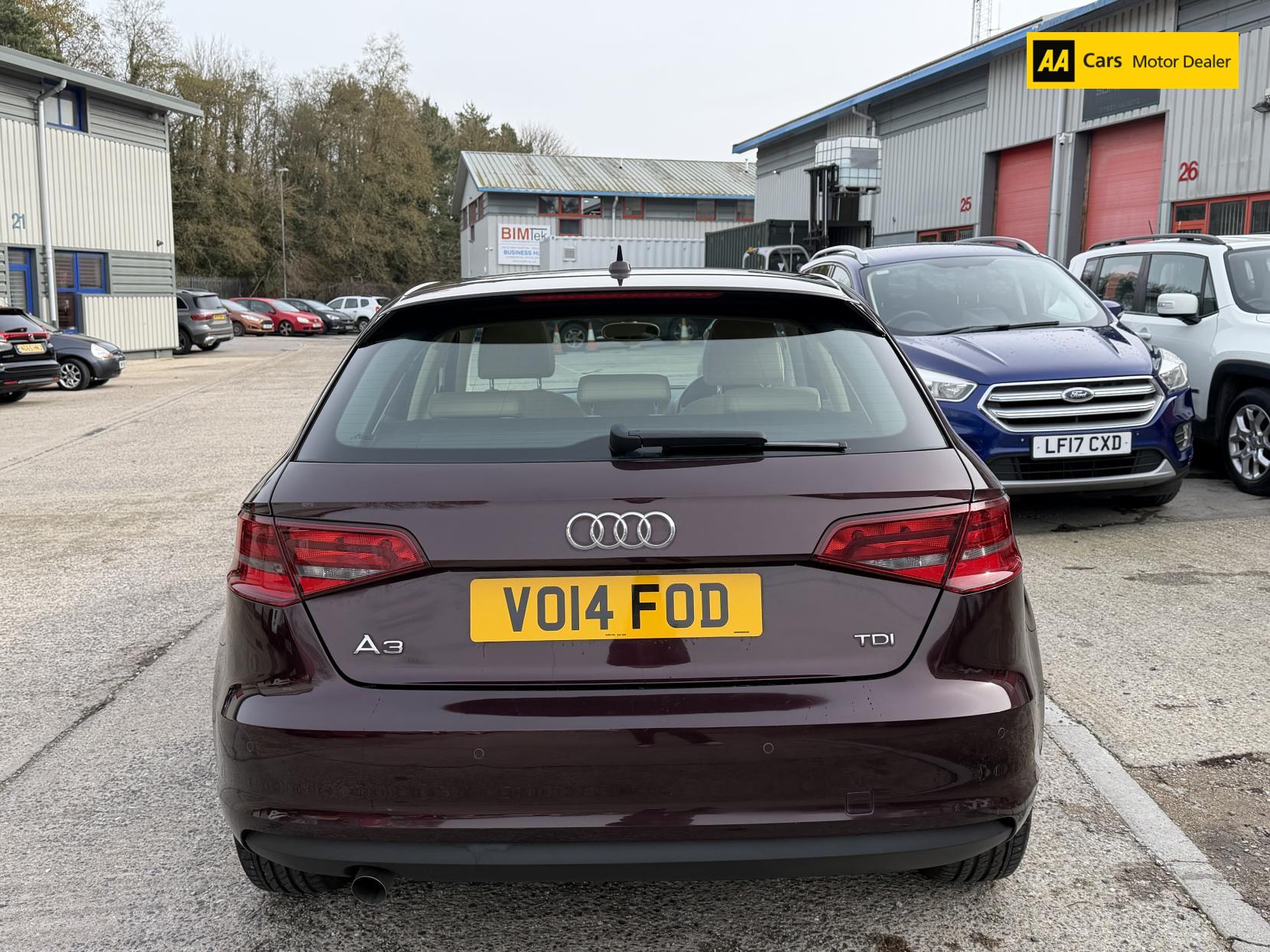 Audi A3 1.6 TDI SE Sportback 5dr Diesel S Tronic Euro 5 (s/s) (105 ps)