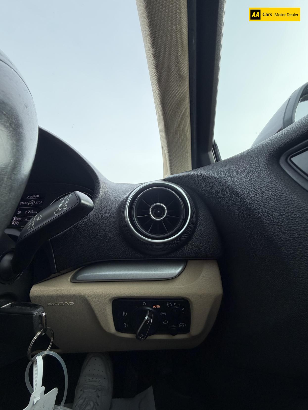 Audi A3 1.6 TDI SE Sportback 5dr Diesel S Tronic Euro 5 (s/s) (105 ps)