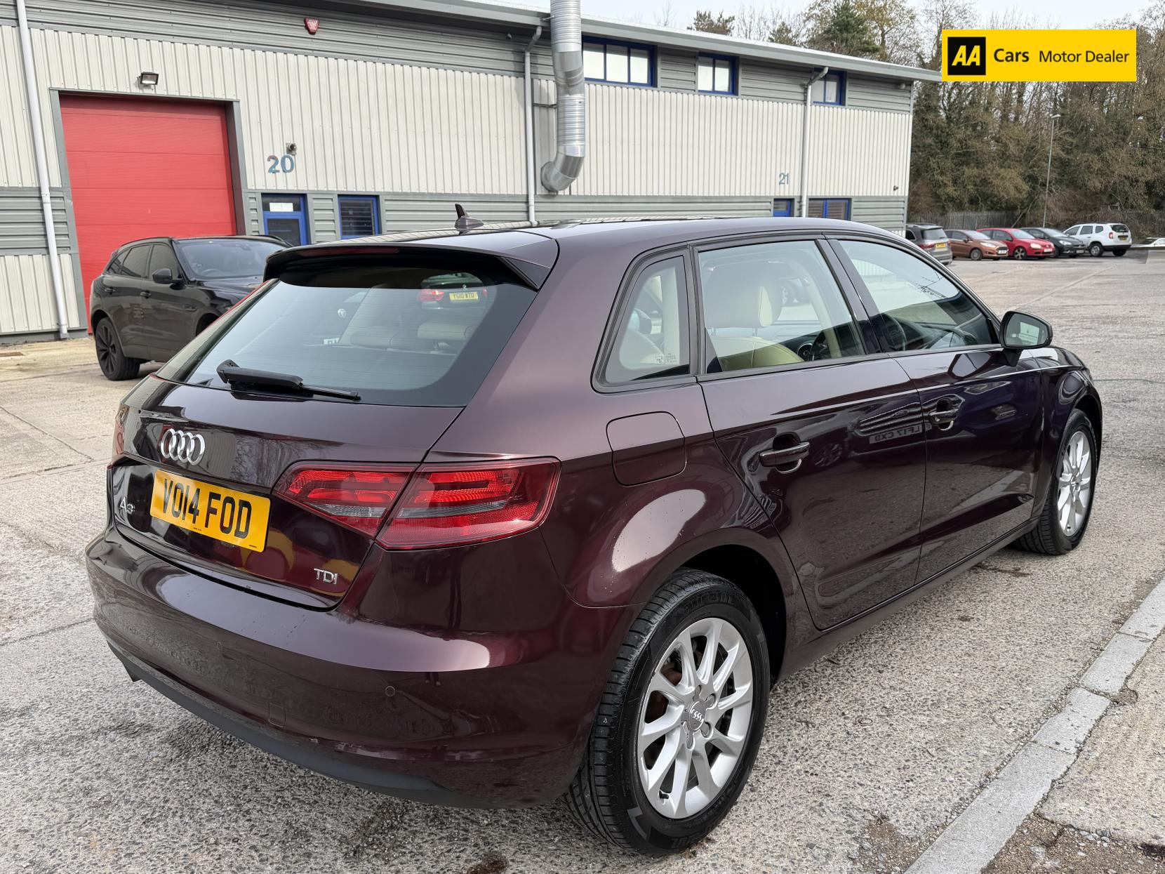 Audi A3 1.6 TDI SE Sportback 5dr Diesel S Tronic Euro 5 (s/s) (105 ps)