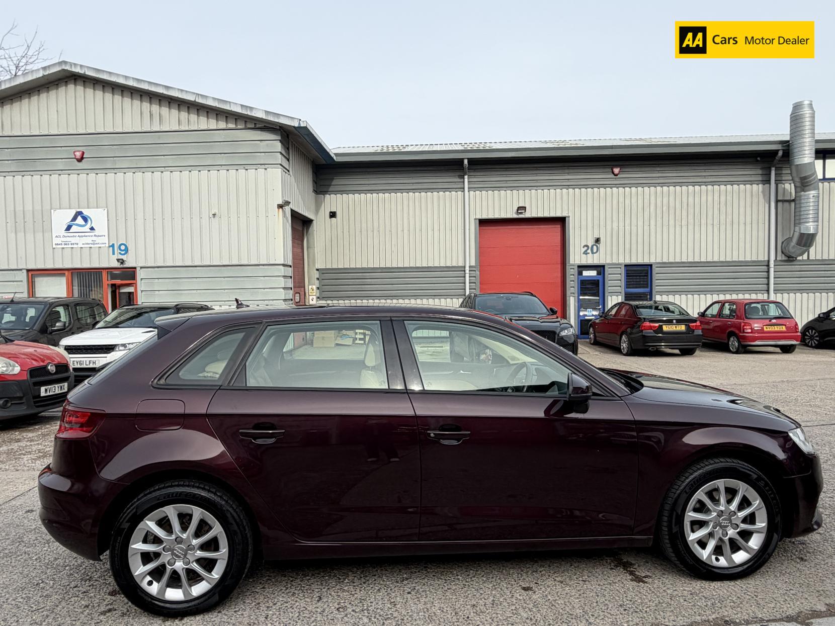 Audi A3 1.6 TDI SE Sportback 5dr Diesel S Tronic Euro 5 (s/s) (105 ps)