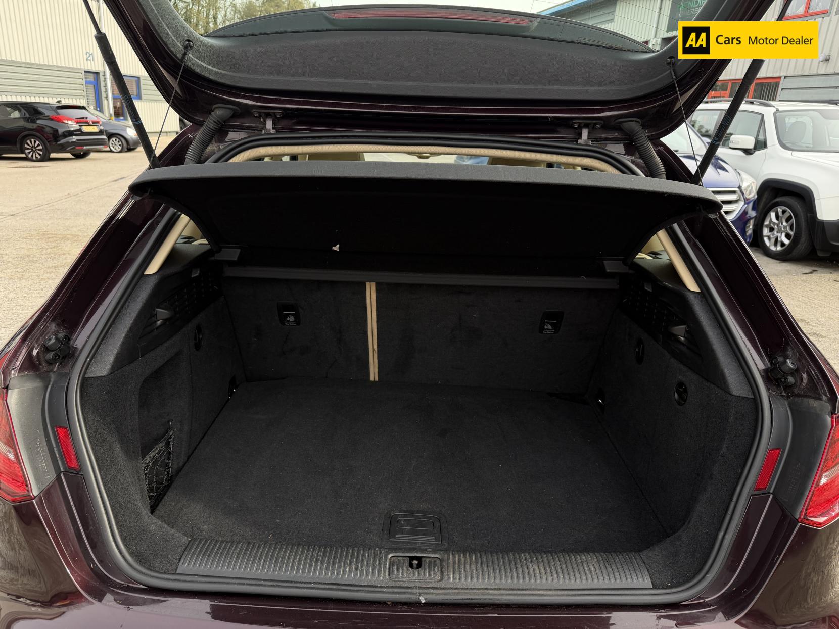 Audi A3 1.6 TDI SE Sportback 5dr Diesel S Tronic Euro 5 (s/s) (105 ps)