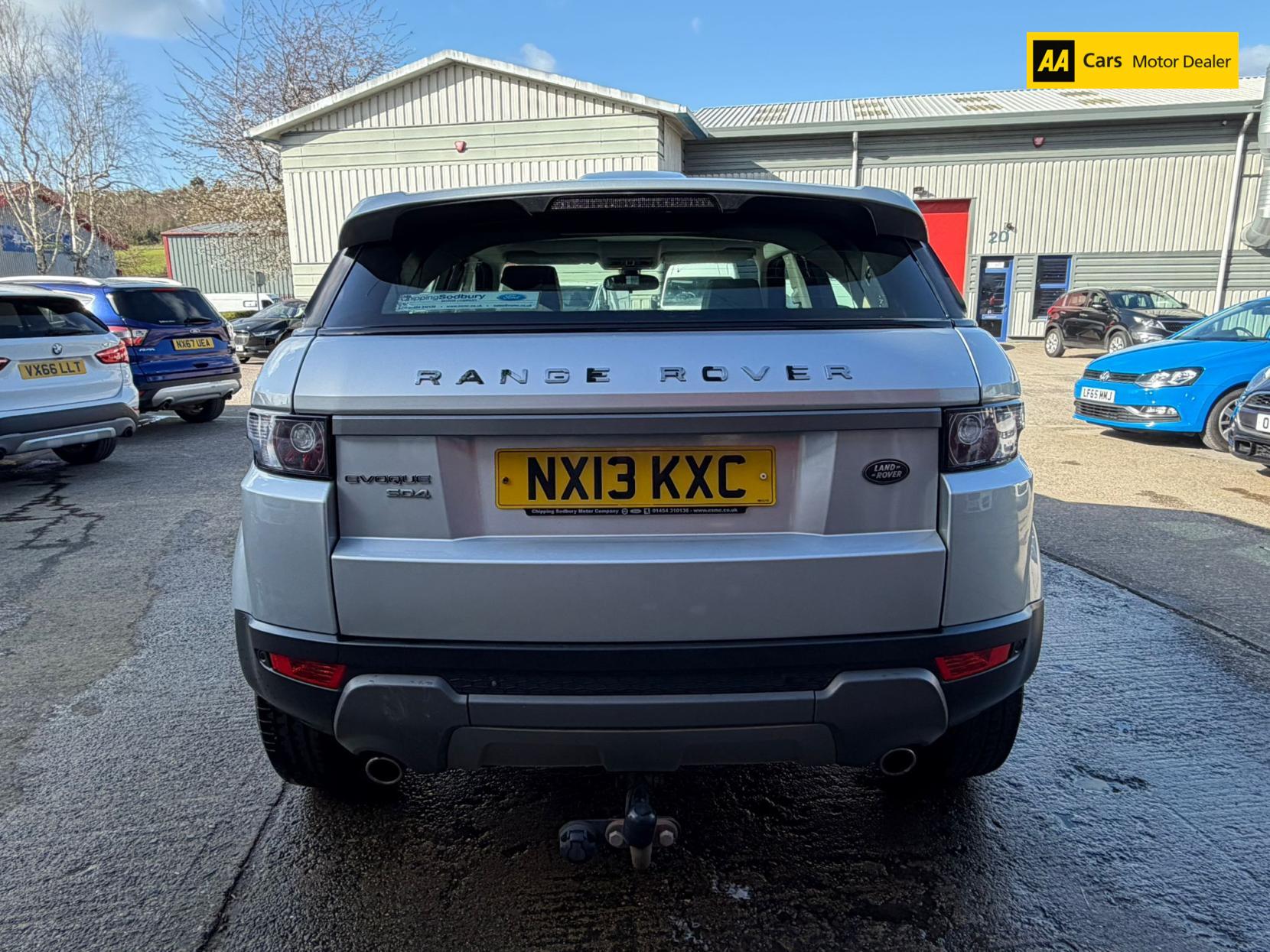 Land Rover Range Rover Evoque 2.2 SD4 Pure SUV 5dr Diesel Auto 4WD Euro 5 (190 ps)