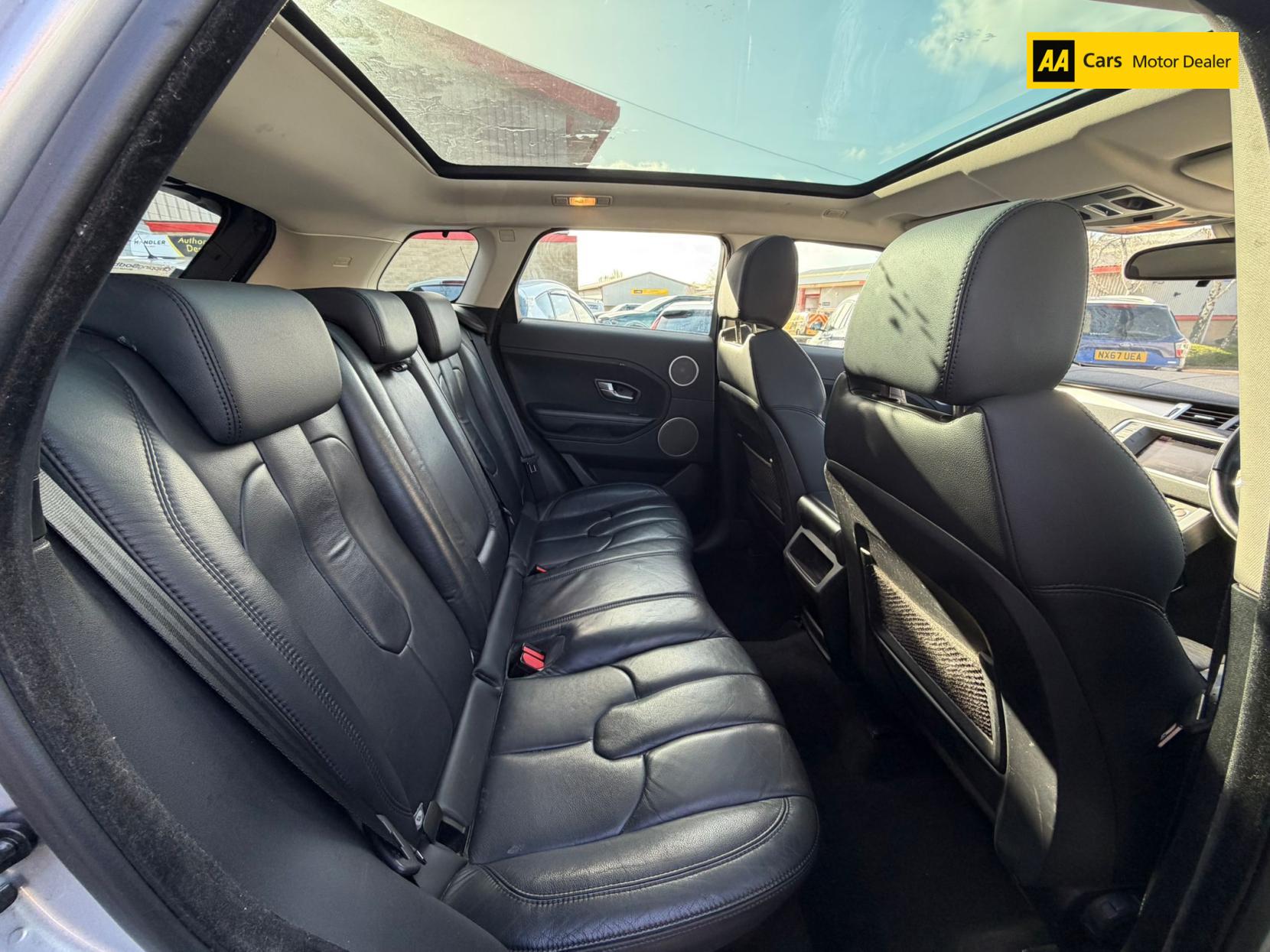 Land Rover Range Rover Evoque 2.2 SD4 Pure SUV 5dr Diesel Auto 4WD Euro 5 (190 ps)