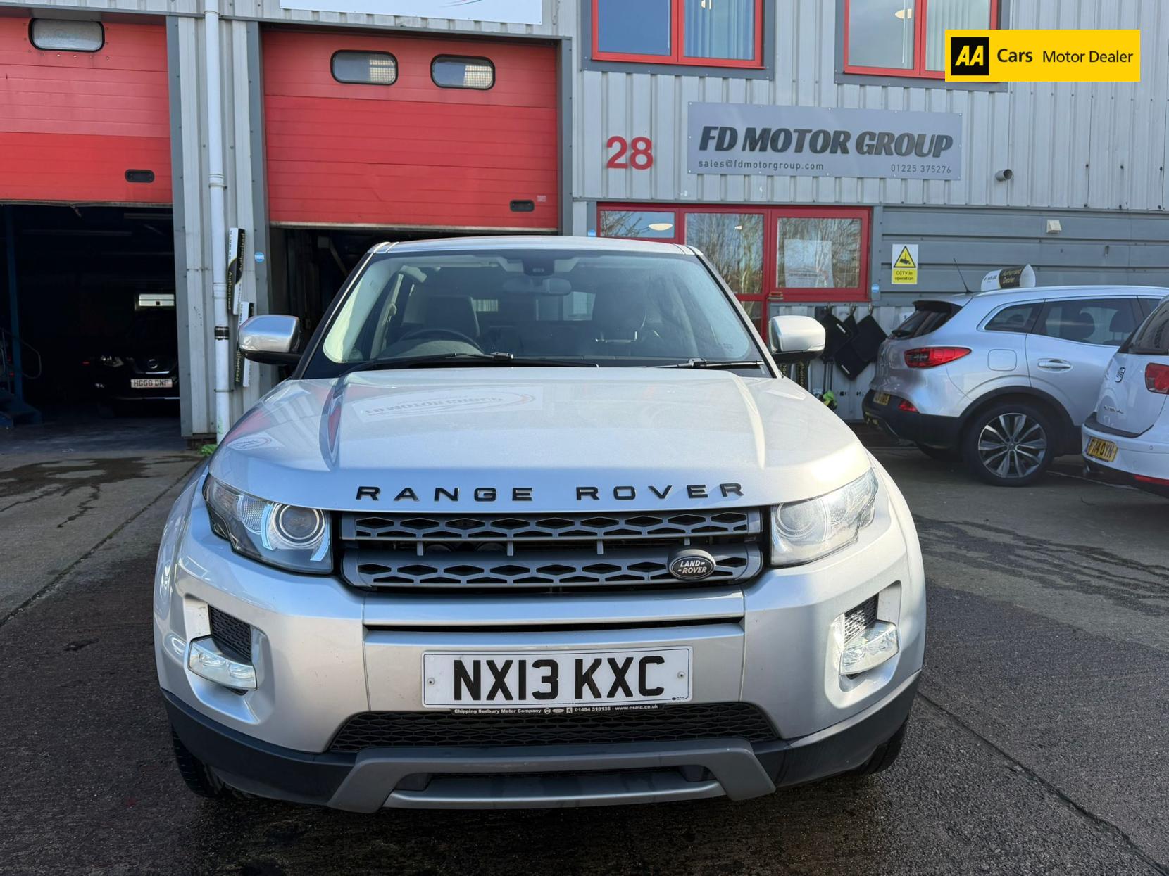 Land Rover Range Rover Evoque 2.2 SD4 Pure SUV 5dr Diesel Auto 4WD Euro 5 (190 ps)