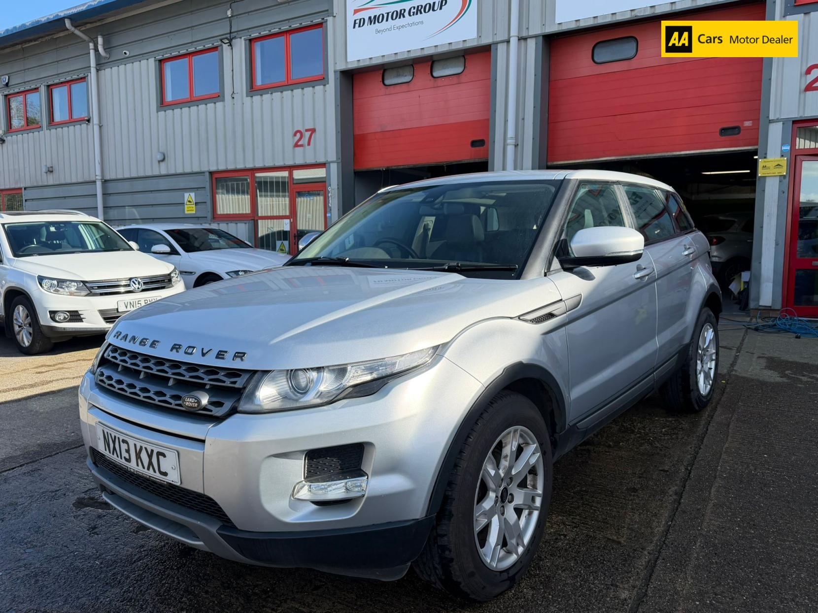Land Rover Range Rover Evoque 2.2 SD4 Pure SUV 5dr Diesel Auto 4WD Euro 5 (190 ps)