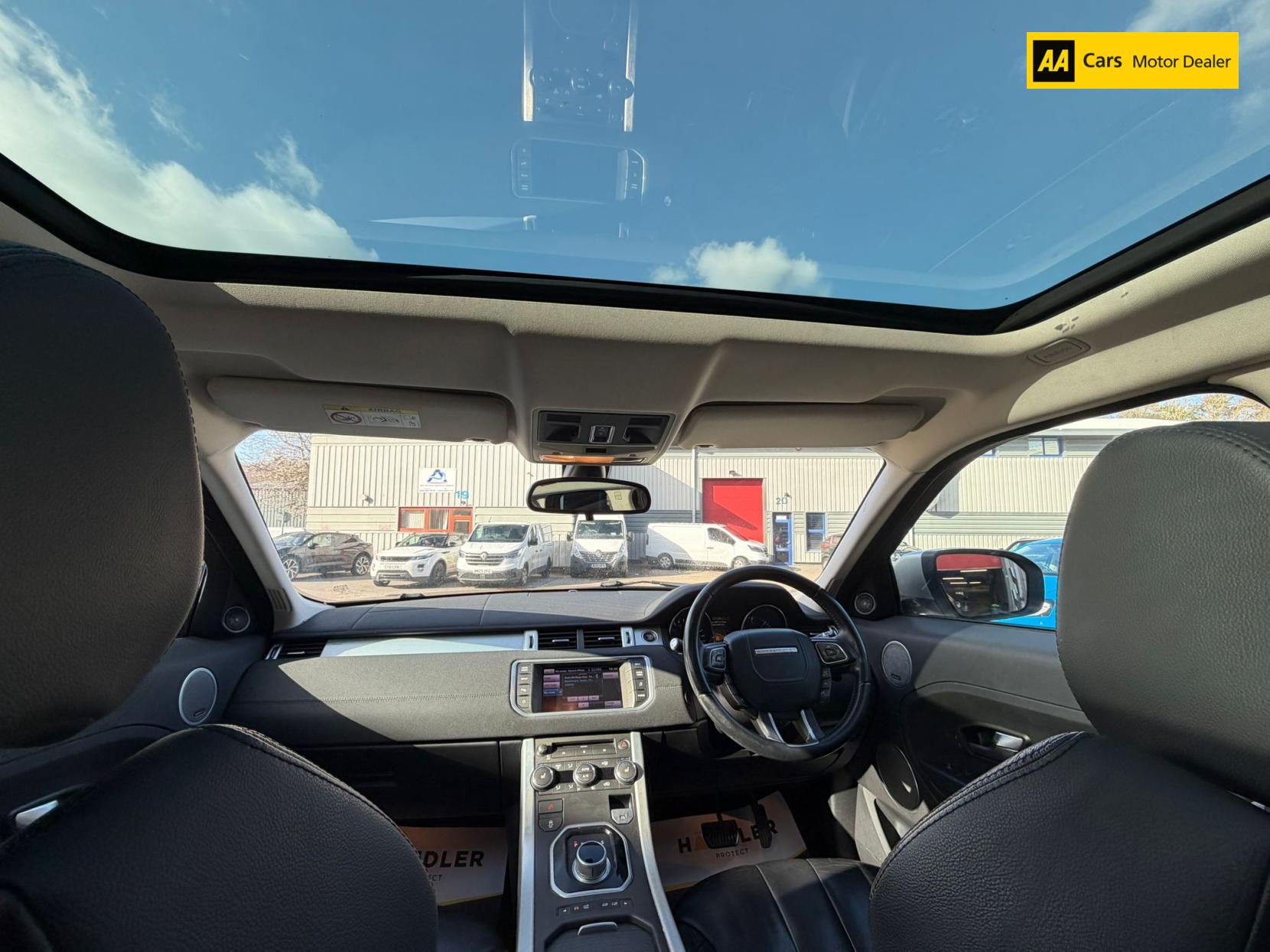 Land Rover Range Rover Evoque 2.2 SD4 Pure SUV 5dr Diesel Auto 4WD Euro 5 (190 ps)