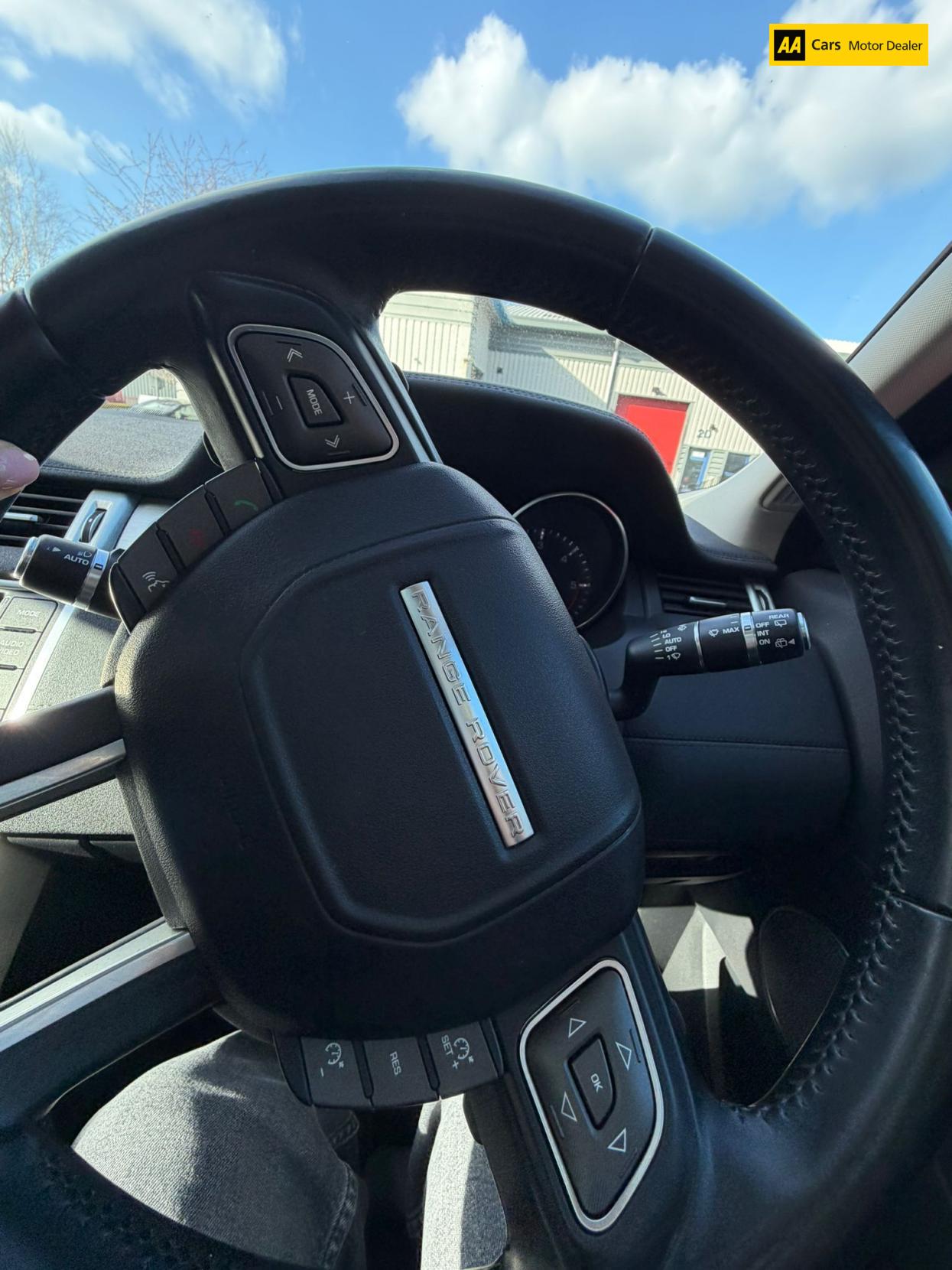 Land Rover Range Rover Evoque 2.2 SD4 Pure SUV 5dr Diesel Auto 4WD Euro 5 (190 ps)