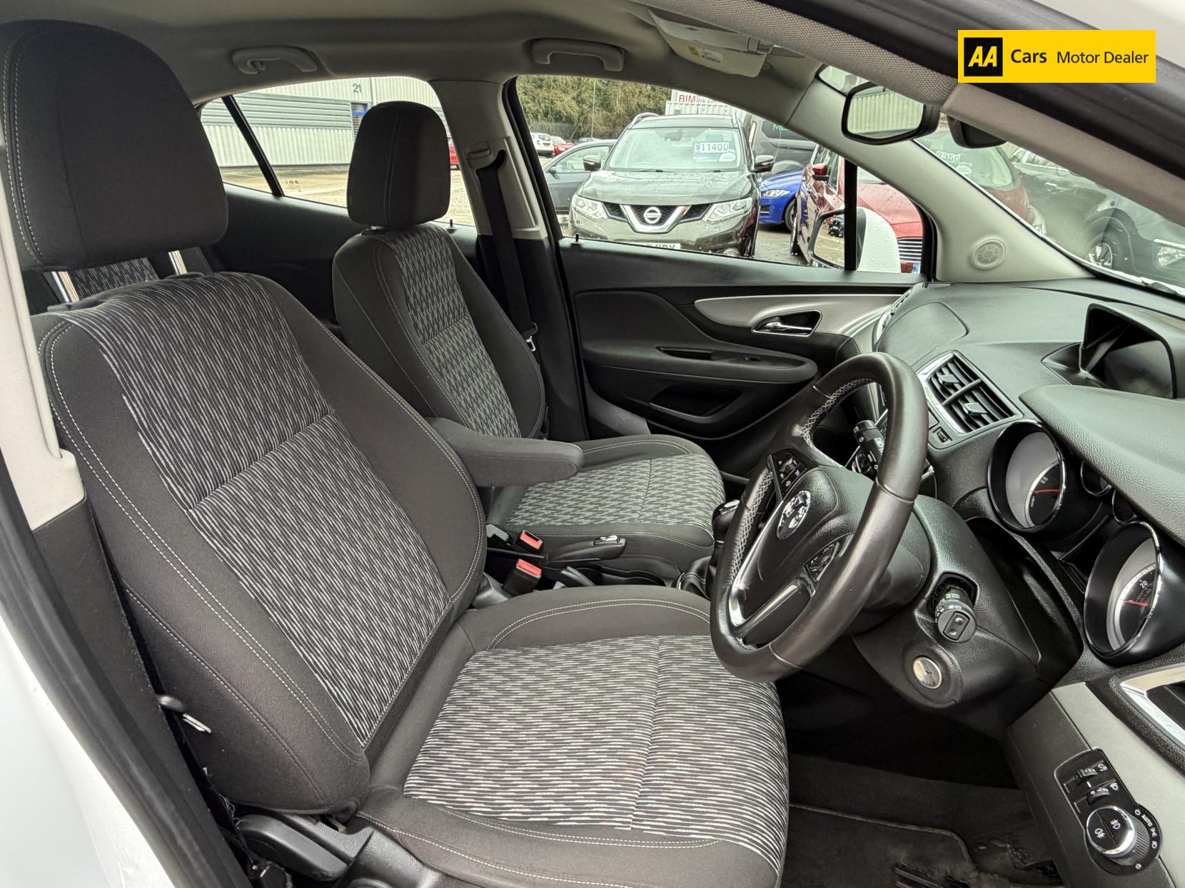 Vauxhall Mokka 1.6 CDTi Tech Line SUV 5dr Diesel Manual 2WD Euro 6 (s/s) (136 ps)