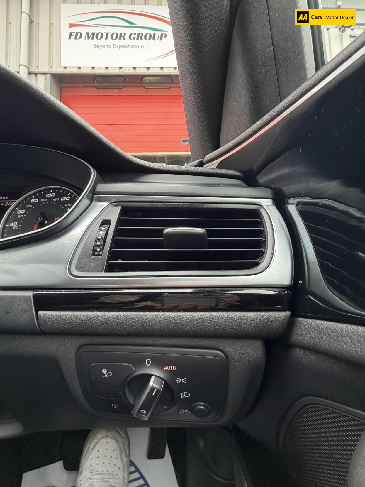 Audi A6 Saloon 2.0 TDI Black Edition Saloon 4dr Diesel Multitronic Euro 5 (s/s) (177 ps)